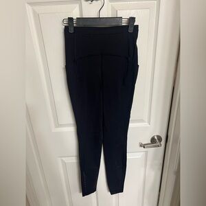 Lululemon Leggings 28” Size 4 with pockets and zipper pouch